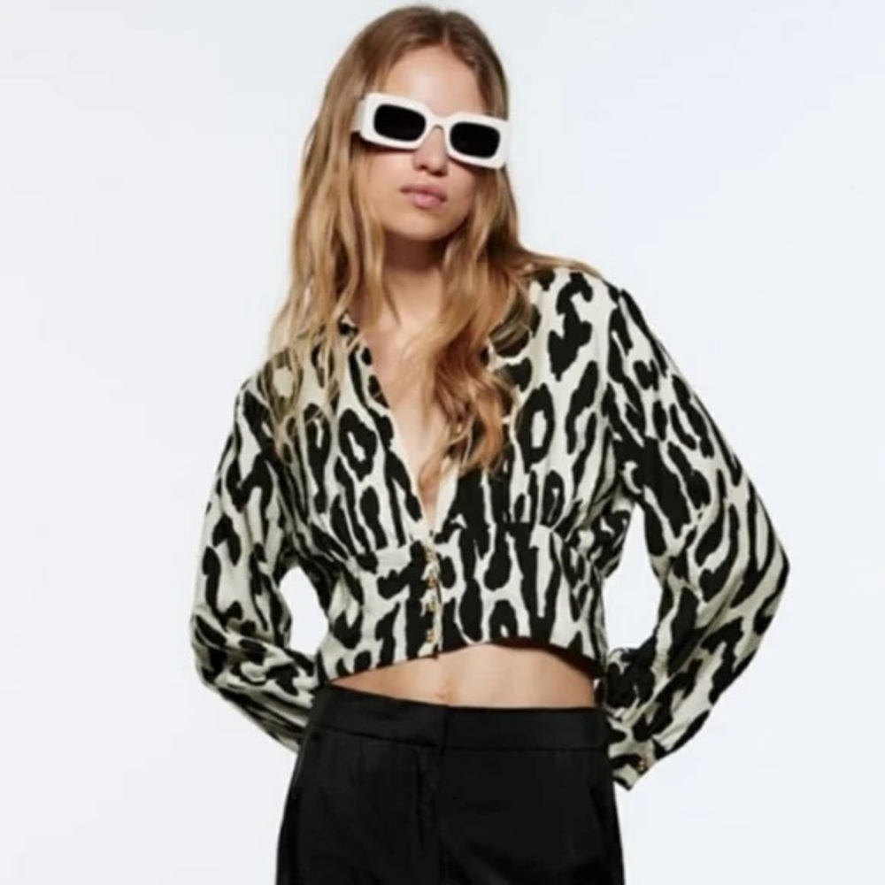 ZARA Blogger Favourite Deep V-Neck Blouse Animal Print Cropped Top S Black White